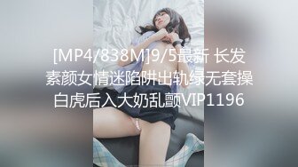 学院女厕偷拍白衣眼镜美女❤️干净的馒头鲍鱼看着心颤